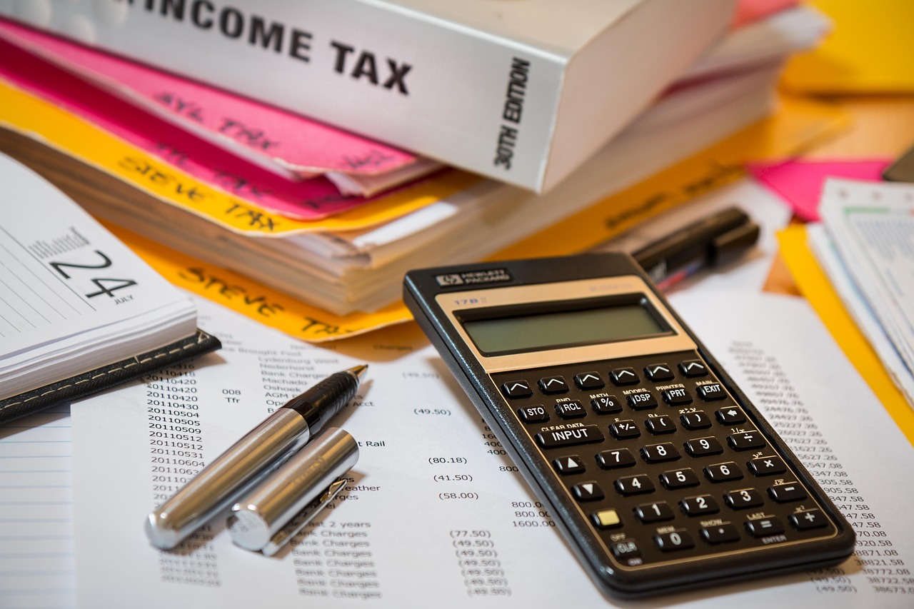 Income tax and accounting calculator for tax compliance